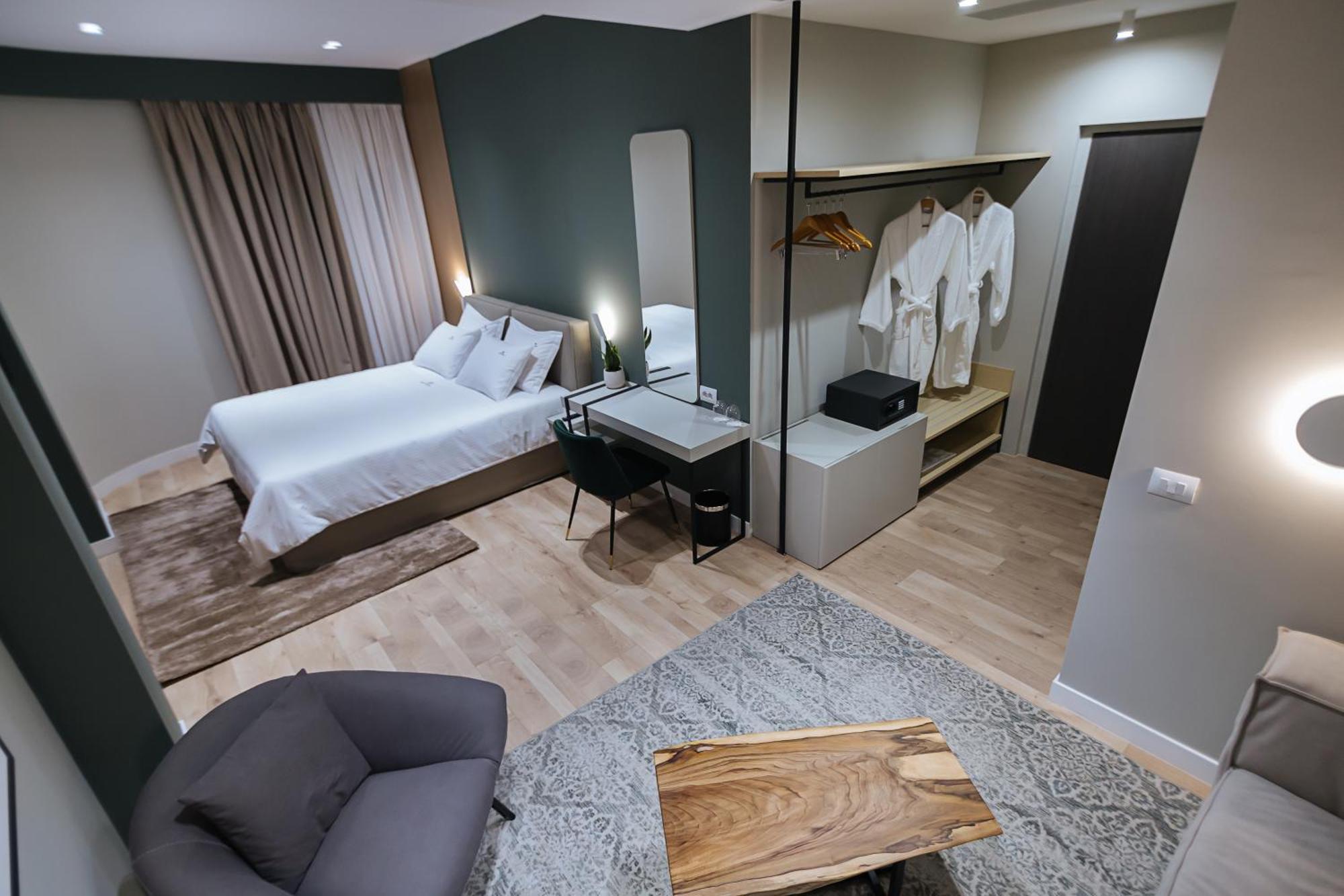 Park Plazza Hotell Korce Eksteriør bilde
